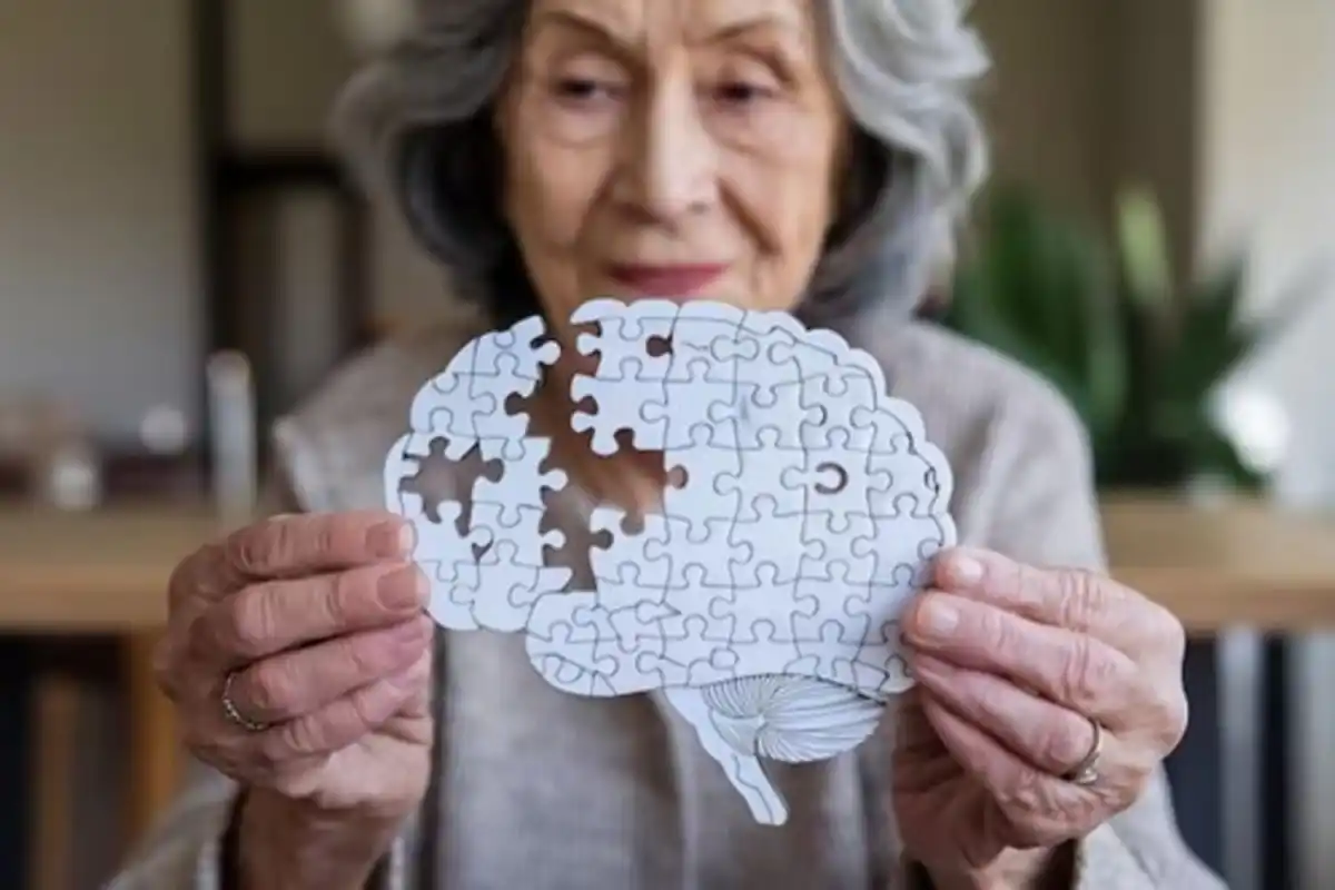Lima Kebiasaan Sederhana yang Mendukung Kesehatan Otak dan Menekan Risiko Alzheimer Lima Kebiasaan Sederhana yang Mendukung Kesehatan Otak dan Menekan Risiko Alzheimer