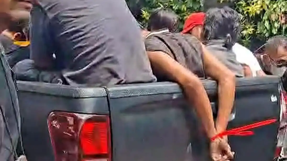 24 Orang Diamankan dalam Penggerebekan Narkoba di Kampung Ambon dan Kampung Boncos 24 Orang Diamankan dalam Penggerebekan Narkoba di Kampung Ambon dan Kampung Boncos