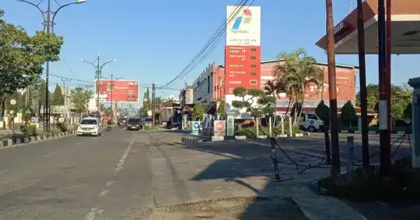 Perubahan Antrean Solar Bersubsidi di Sejumlah SPBU Aceh Barat Perubahan Antrean Solar Bersubsidi di Sejumlah SPBU Aceh Barat