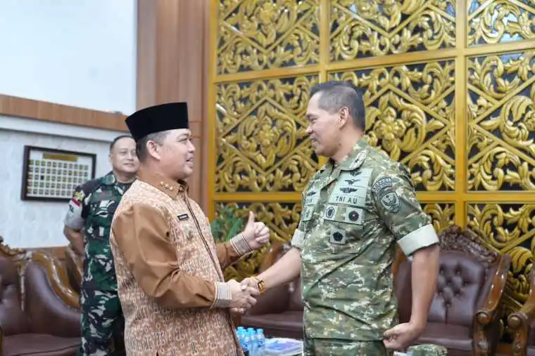 Ria Norsan Apresiasi Peran Danlanud Supadio dalam Sinergi Penanganan Karhutla Ria Norsan Apresiasi Peran Danlanud Supadio dalam Sinergi Penanganan Karhutla
