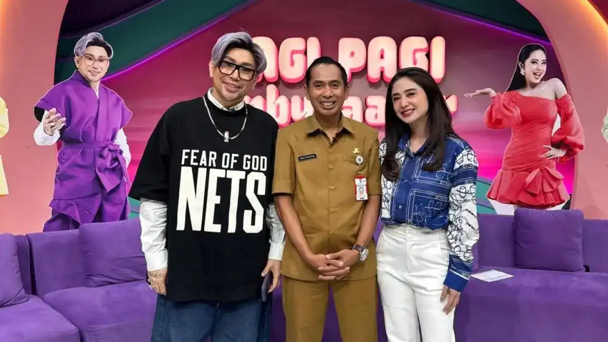 Pak Ribut Tetap Memilih Mengajar Meski Popularitasnya Meningkat