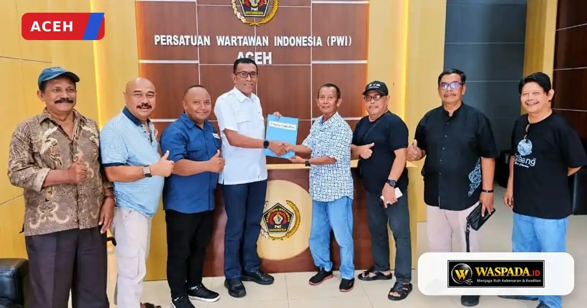 Panitia turut mengingatkan agar tidak terjadi dukungan ganda, yakni satu pemilih memberikan dukungan kepada lebih dari satu bakal calon Panitia turut mengingatkan agar tidak terjadi dukungan ganda, yakni satu pemilih memberikan dukungan kepada lebih dari satu bakal calon