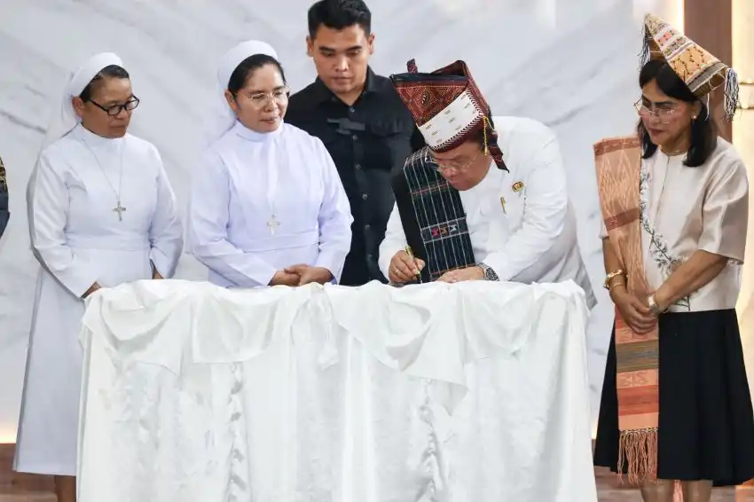 Aula SMP RK Bintang Timur Pematangsiantar Diresmikan, Pendidikan Berkarakter Berpijak pada Iman Aula SMP RK Bintang Timur Pematangsiantar Diresmikan, Pendidikan Berkarakter Berpijak pada Iman