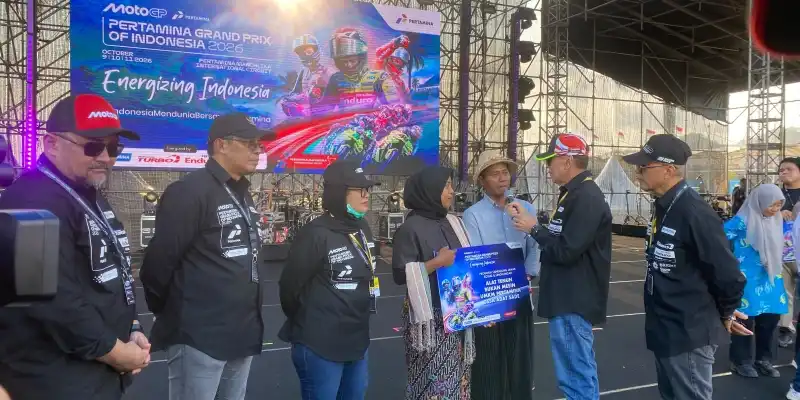 Dukungan Pemulihan Perajin Tenun Desa Adat Sade Belum Terurai dalam Bahan Sumber Dukungan Pemulihan Perajin Tenun Desa Adat Sade Belum Terurai dalam Bahan Sumber
