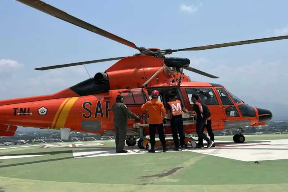 Pembalap Moto2 Spanyol Dievakuasi dari Mandalika ke RSUD NTB dengan Helikopter Pembalap Moto2 Spanyol Dievakuasi dari Mandalika ke RSUD NTB dengan Helikopter