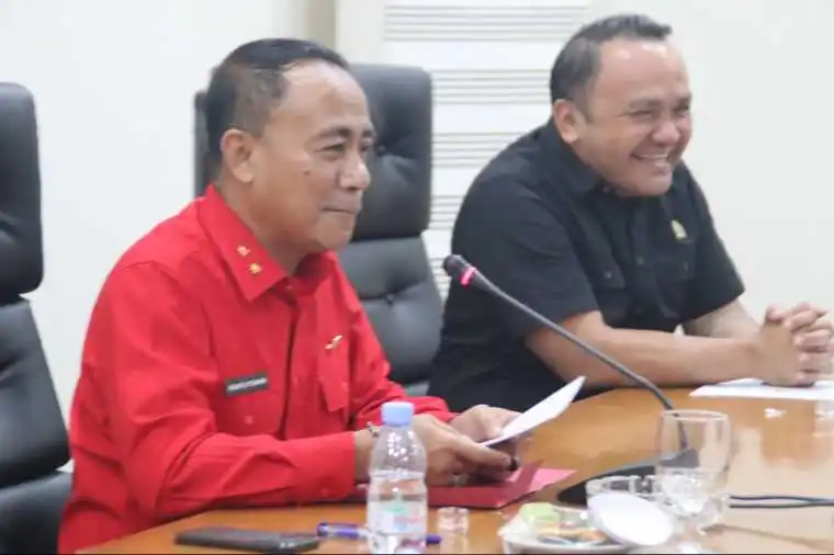 Wagub Kalbar Dorong Penyelarasan Data Karhutla dan Percepatan Bantuan ke Sekadau Wagub Kalbar Dorong Penyelarasan Data Karhutla dan Percepatan Bantuan ke Sekadau