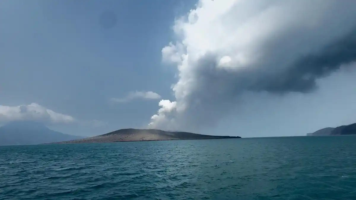 Aktivitas Seismik Gunung Anak Krakatau Tercatat 68 Kali, Radius Bahaya Dibatasi