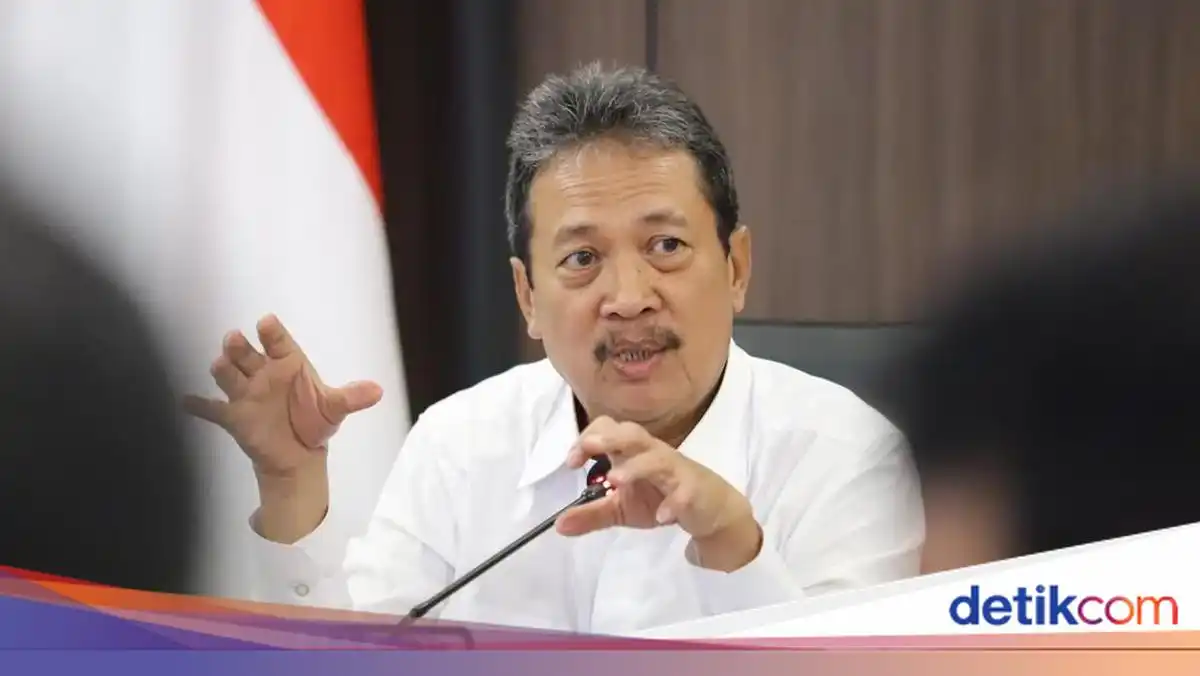 Pemerintah Hentikan Permanen Ekspor Benih Bening Lobster Pemerintah Hentikan Permanen Ekspor Benih Bening Lobster