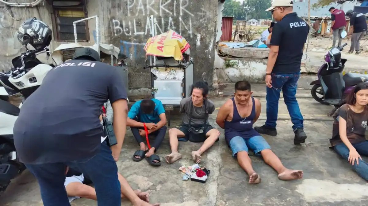 Bareskrim Telusuri Pemasok Utama Narkotika di Kampung Ambon dan Kampung Boncos Bareskrim Telusuri Pemasok Utama Narkotika di Kampung Ambon dan Kampung Boncos