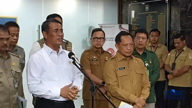 Amran Ungkap Dugaan Penyimpangan Beras Fortifikasi Rugikan Negara Rp89 Triliun Amran Ungkap Dugaan Penyimpangan Beras Fortifikasi Rugikan Negara Rp89 Triliun