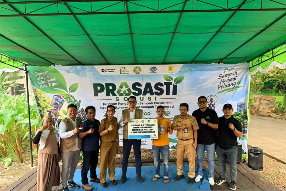 PLN Peduli Dorong Pemanfaatan Sampah Menjadi Nilai Ekonomi di Pontianak PLN Peduli Dorong Pemanfaatan Sampah Menjadi Nilai Ekonomi di Pontianak