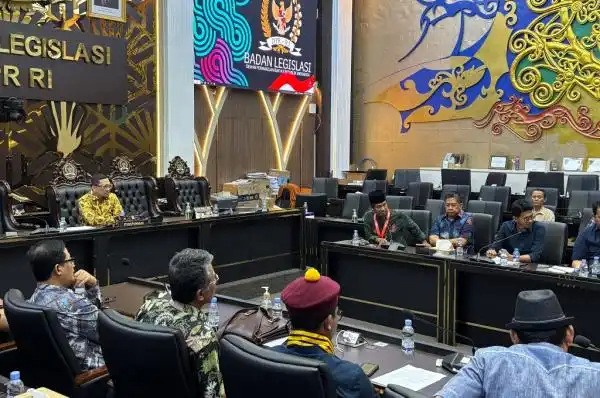 Koalisi Sipil Mendorong Fraksi Golkar Buka Hak Angket atas Polemik Ijazah Gibran