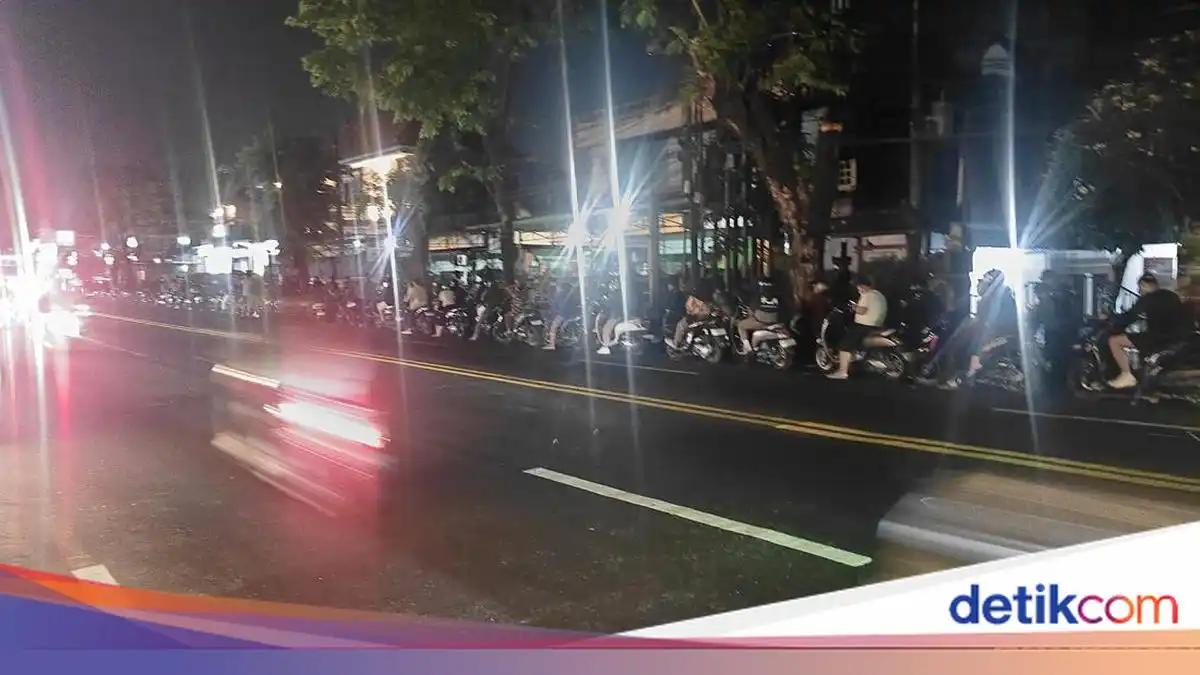 Kelangkaan BBM Picu Antrean Panjang di Sejumlah SPBU Bali