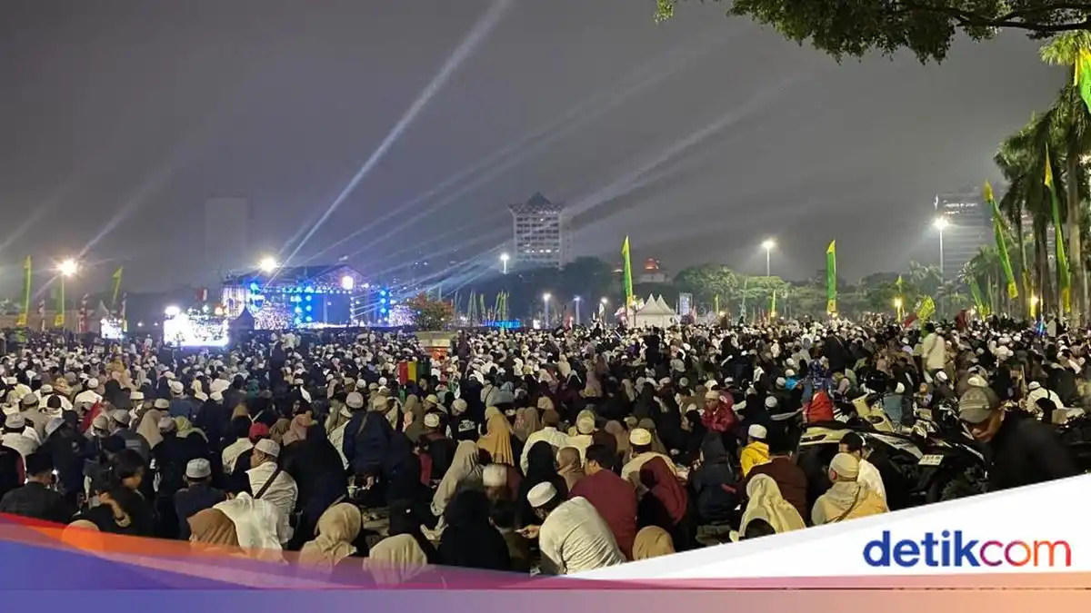 Ratusan Jemaah Hadiri Tablig Akbar Habib Umar bin Hafidz di Monas