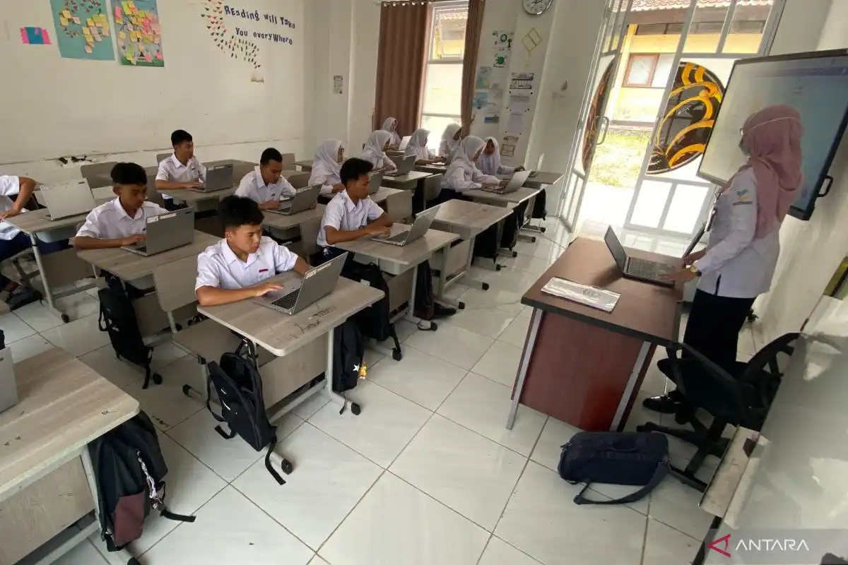 Pembelajaran Digital Membuka Minat Siswa Sekolah Rakyat Garut Pembelajaran Digital Membuka Minat Siswa Sekolah Rakyat Garut