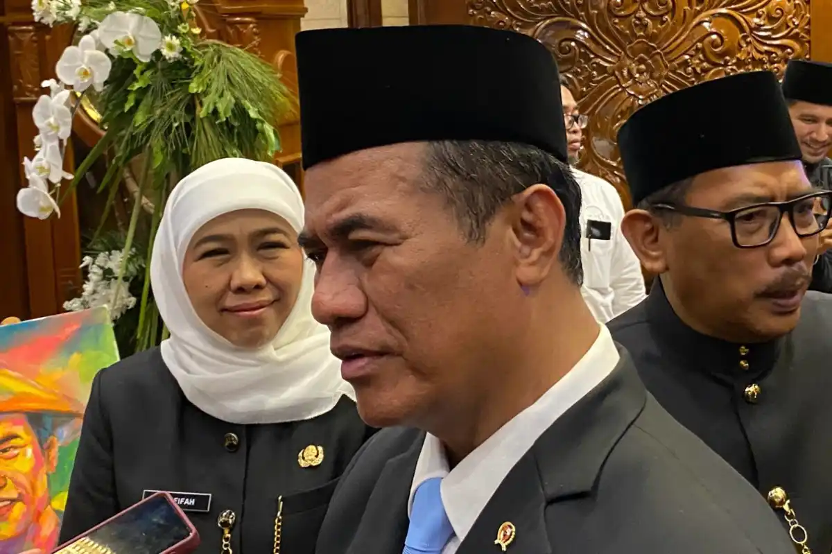 Amran Pastikan Cadangan Pangan Tetap Aman di Tengah Prediksi Kemarau Panjang Amran Pastikan Cadangan Pangan Tetap Aman di Tengah Prediksi Kemarau Panjang