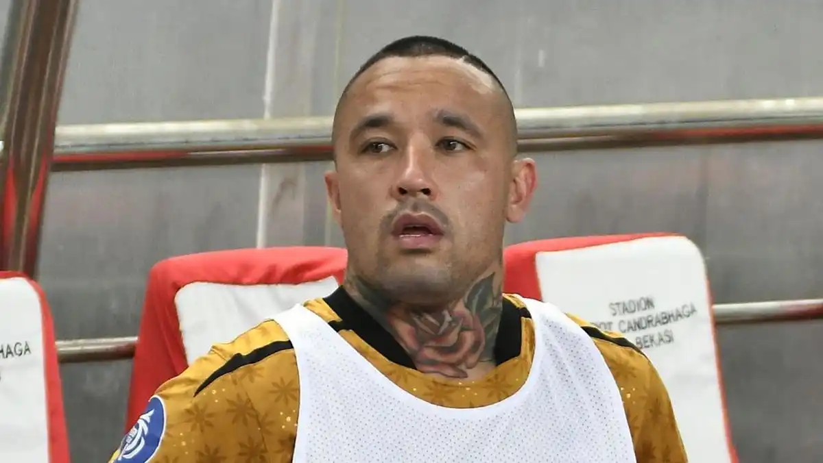 Pengalaman Radja Nainggolan Menjalani Hari-Hari di Jakarta Pengalaman Radja Nainggolan Menjalani Hari-Hari di Jakarta