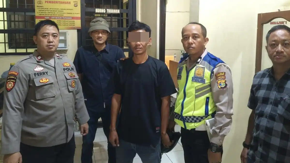 Sopir Truk Pasir Serahkan Diri Setelah Kecelakaan Tewaskan Dua Pelajar di Pringsewu Sopir Truk Pasir Serahkan Diri Setelah Kecelakaan Tewaskan Dua Pelajar di Pringsewu
