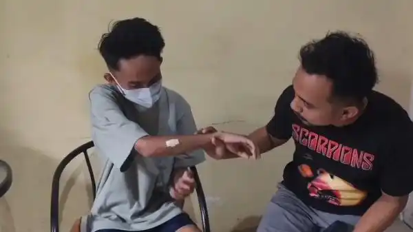 Pemuda di Gowa Terluka Usai Diserang Busur Panah Geng Motor Pemuda di Gowa Terluka Usai Diserang Busur Panah Geng Motor