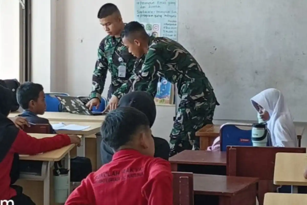 Kadet Unhan Dampingi Siswa SRT 32 Natuna dalam Penguatan Karakter