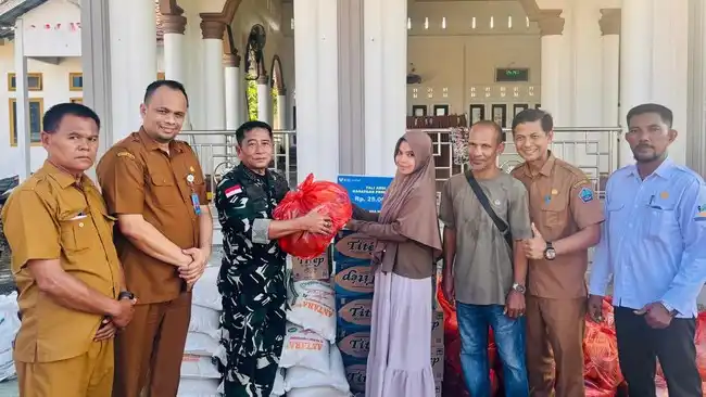 Bantuan Kebutuhan Pokok untuk 31 Keluarga Terdampak Banjir Pidie Jaya Bantuan Kebutuhan Pokok untuk 31 Keluarga Terdampak Banjir Pidie Jaya