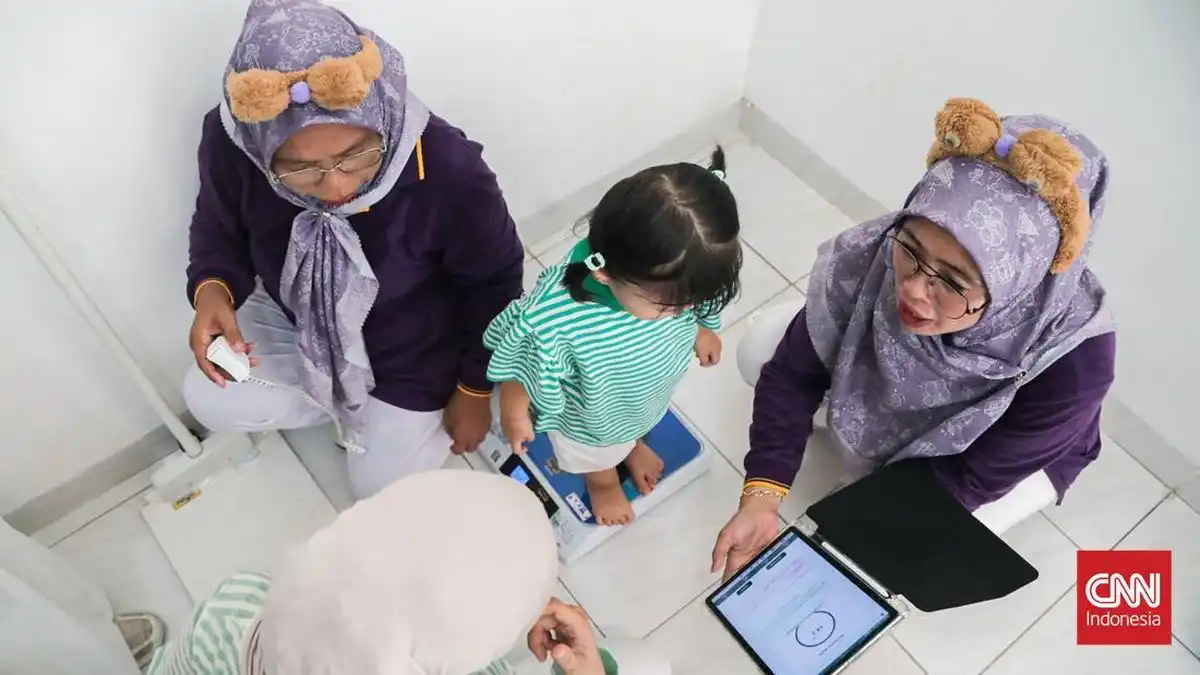 Kader Posyandu Catat Perkembangan Anak lewat Aplikasi Jakantro Kader Posyandu Catat Perkembangan Anak lewat Aplikasi Jakantro