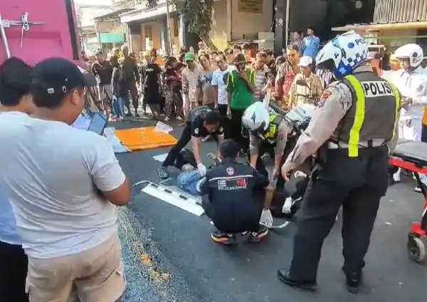 Kecelakaan Motor dan Truk Kontainer di Pasuruan Merenggut Nyawa Pasutri
